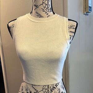 ZARA LIGHT CREAM COLOR Sleeveless Fitted Crop Tank Top -size Small NWT